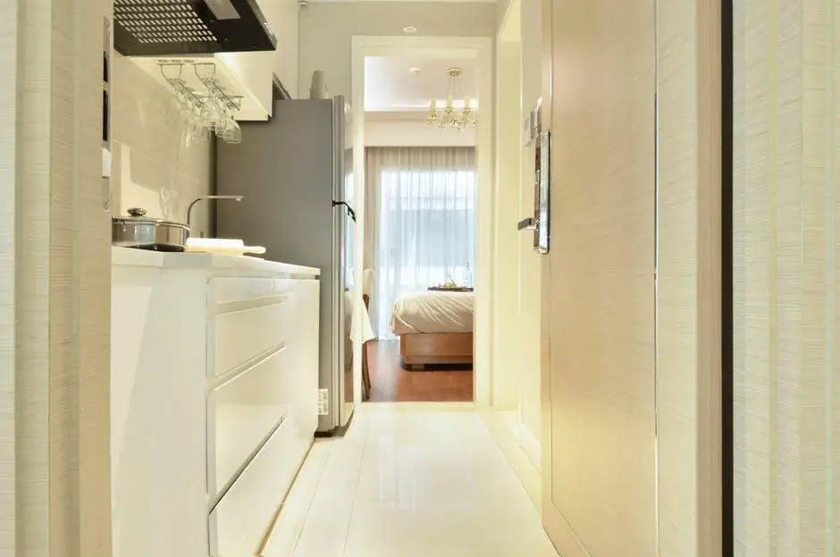 Maintaining a Clean Kitchen in Your Vacation Rental: Tips and Tricks